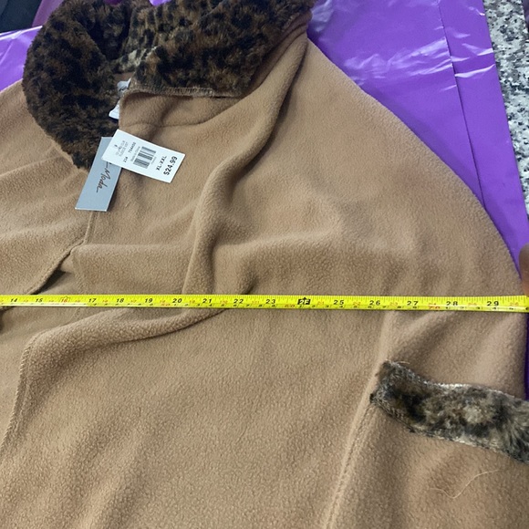 Quilted Leopard vest like cape - Picture 6 of 8